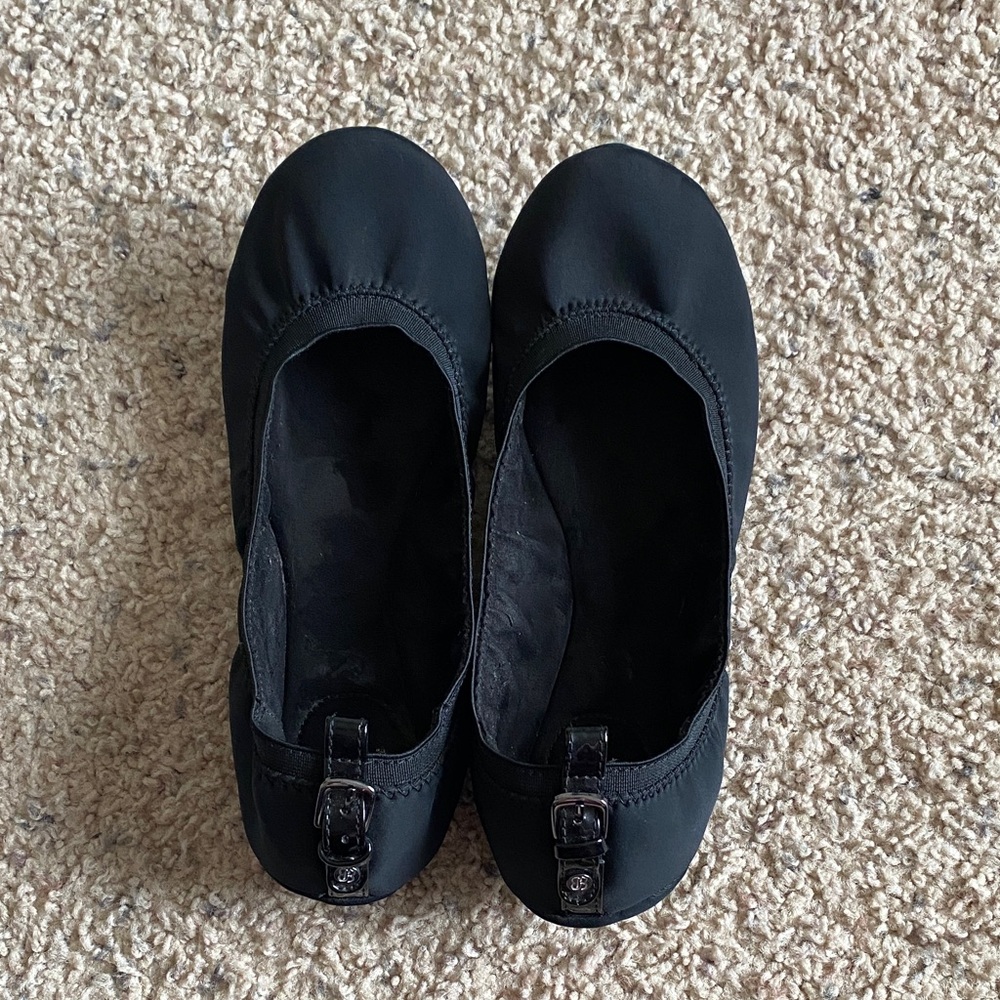 Bandalino Women’s Black Flats with Buckle